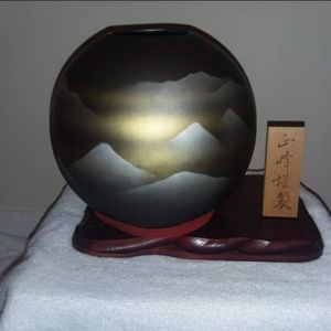 Sei Hou Vase